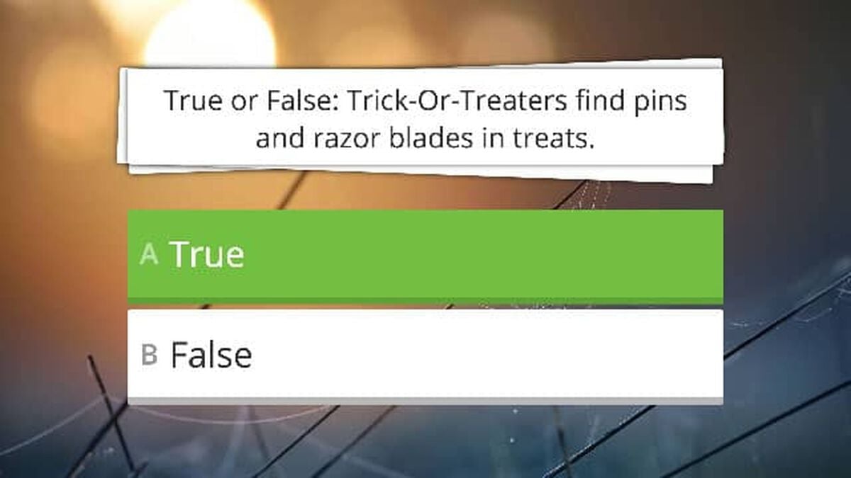 Halloween Trivia Game image number null