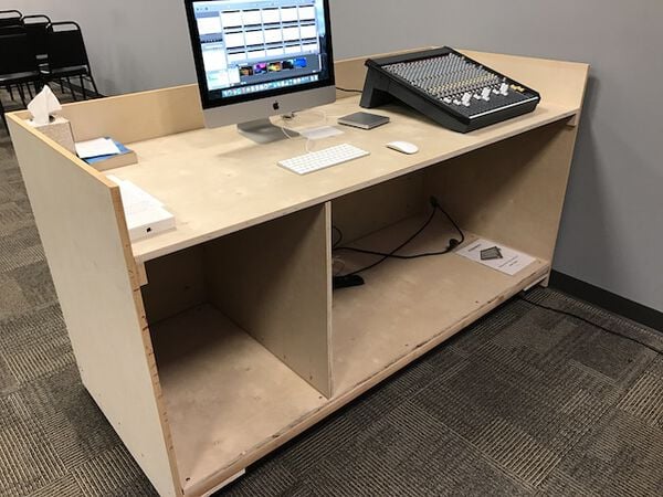 DIY: Small Rolling Tech Booth