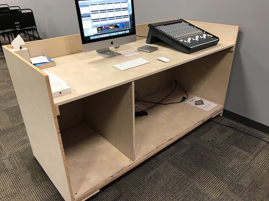 DIY: Small Rolling Tech Booth image number null